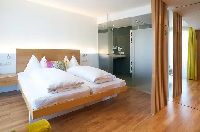 Suite 2